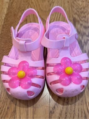 Crocs kids Pink Flower Jelly Sandals Sz 7c